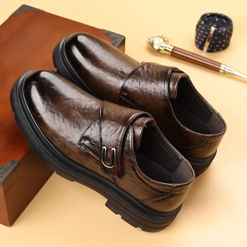 Sapato Masculino Westbury™ em Couro Premium e Solado Macio / Elegância Refinada para o Trabalho e Ocasiões Especiais!